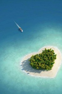 EMIGRATION SUJET BRULANT POUR le monde entier les uns sont prets a risquer leur vie pour entrer dans un pays, d'autres font tout pour en sortir les histoires se suivent mais ne se ressemblent pas toujours.Pour ceux qui veulent venir cela s'explique évidemment parcequ'ils vivent trés mal la ou ils sont ,sans travail donc sans argent ils crèvent de faim avec souvent en prime des guerres et des génocides divers.Mais pour ceux qui quittent un pays soi disant riche c'est qu'en fait ils trouvent mieux ailleurs soit c'est la tranquilité soit c'est plus de soleil soit de meilleurs gains financiers avec reconnaissance de la valeur de leurs diplomes ou capacités soit c'est l'envie de changer de vie et d'horizons parcequ'a un certain moment leur environnement leur parait trop étroit en fonction du type de société qui les a vu naître.Bien sur tout le monde n'est pas épris d'espace de liberté plus aéré et même si c'est le cas peu ont le courage de changer quoi que ce soit au ronron quotidien c'est pourquoi il n'y a que 2 pour cent d'européens qui changent de territoires ils risquent alors de la part de leur familles ou tout leurs bons amis planqués d'être critiqués avec essais de disuasion.S'ils insistent et finalement font le saut alors ils s'exposent à divers commentaires plus ou moins imbéciles dans le genre:"s'il a quitté son pays c'est qu'il a de graves ennuis et s'il revenait il risquerai d'avoir des problèmes avec la police"comme cela les pleutres et les planqués sont rassurés ce sont eux qui ont raison et leur vie est bien meilleur ainsi même s'ils sont obligés pour calmer leurs frustations profondes de prendre un certain nombre de calmants qui détruisent progressivement leur santé et leur équilibre psychique(65millions de boites de vallium au minimum vendues chaque année en France)sans compter l'alcoolisme endémique qui fait tant de ravage(1 million et demi d'alcooliques rien qu'en France avec la Chine qui se prérare un bel avenir avec son gout de plus en plus proncé pour l'alcool).Alors évidemment si tout ces éléments incitent certains êtres à changer de vie et de pays faut il encore en trouver un ou il n'y a pas de guerre ,pas de famine,pas de persécution ,pas de cyclones,pas de tremblements de terre ,pas de tsounamis,dela tolérance ,de la liberté une ambiance moderne internationale de la beauté des distractions,des activités culturelles pas trop éloignées des grands centres de la culture moderne de la planète avec aéroport,grand port d'échanges ,éventuellement bonnes lignes téléphonniques,en plus internet et tout le reste un peu de travail , des plages, du soleil, une température agréable à longueur d'année, des maisons luxueuses et confortables.Voila quelques raisons sérieuses de changer de lieu d'existence .Quand vous aurez fait l'inventaire de tout ce que vous offre cette planète dans le genre alors vite faites vos bagages nous aurons certainement l'occasion de nous rencontrer car des lieux remplissant toutes ces conditions sont trés rares mais cela existe!! A bientot peut être